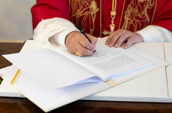 L�incroyable succ�s de �Magnifica Humanitas� en librairie 